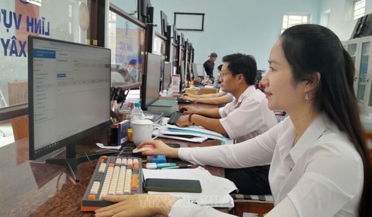 Quy chế làm việc mẫu của Ủy ban nhân dân xã, phường, đặc khu