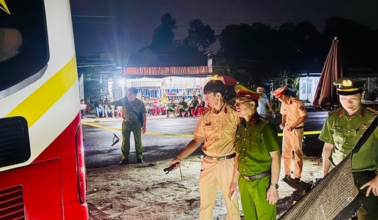 Lời kể ám ảnh của người chú về đêm định mệnh xe khách tông cháu ngồi bên đường tử vong