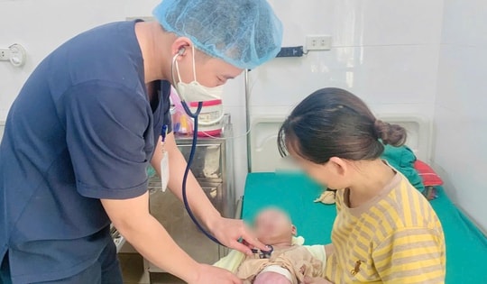 Cứu sống trẻ sơ sinh có gan, ruột nằm ngoài ổ bụng