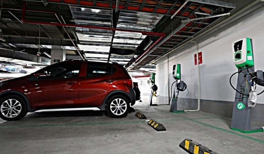 Bộ Xây dựng thúc làm quy chuẩn an toàn cho trạm sạc xe điện ở chung cư