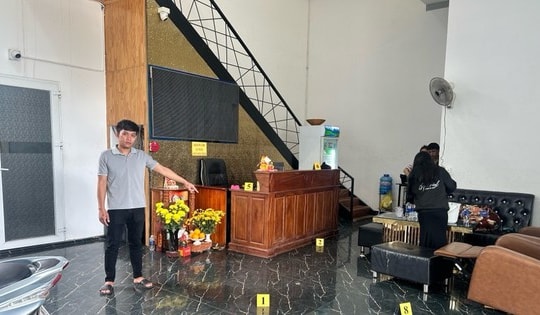 Bắt nhóm thanh niên chửi bới, đập phá tài sản tại quán Karaoke