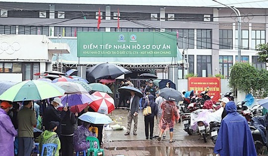 Thủ tướng: Xử lý nghiêm 'cò mồi', trục lợi trong mua bán, cho thuê nhà ở xã hội