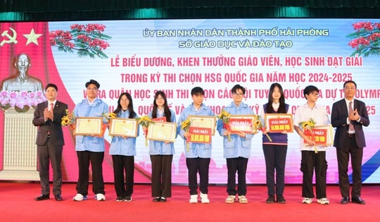 Hải Phòng thưởng nửa tỉ đồng cho học sinh đạt Huy chương Vàng quốc tế