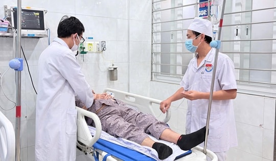 15 người ở Quảng Ngãi nhập viện cấp cứu nghi do ngộ độc sau khi ăn bánh mì