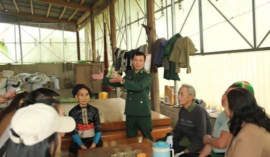 Giữ nền tảng con người giữa vùng biên thử thách