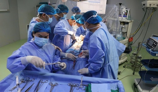 Người đàn ông chết não hiến tạng cứu 2 bệnh nhân suy thận