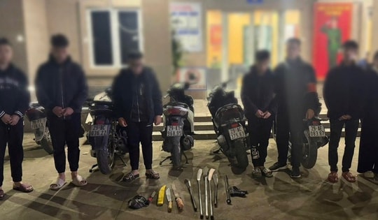 Phát hiện nhóm thanh niên cất giấu súng giữa khu dân cư ở Hà Nội