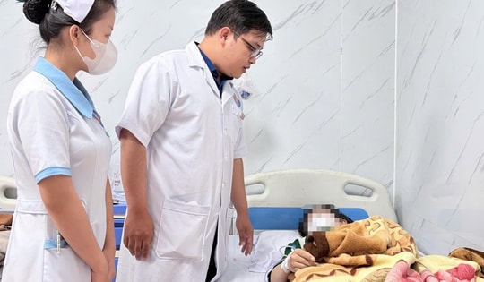 Số ca nhập viện nghi ngộ độc bánh mì ở Quảng Ngãi tăng lên 65 người