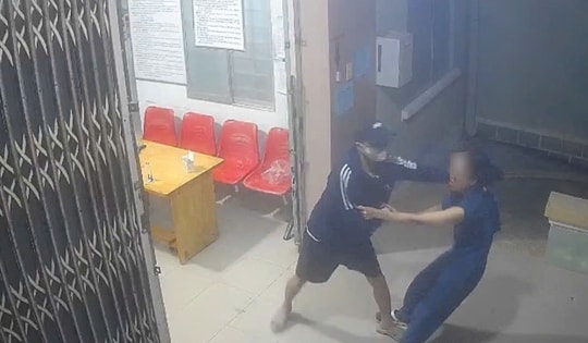 Truy tìm đối tượng khống chế nhân viên y tế, ép chuyển tiền vào tài khoản