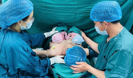 Hành trình cùng người mẹ mang song thai dọa sinh non đón hai 'thiên thần' chào đời