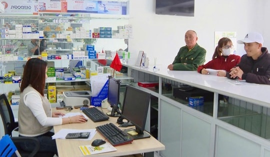 Người bệnh bớt cảnh đi xa khi hàng trăm loại thuốc sắp về trạm y tế xã