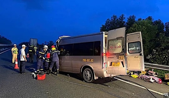 Mặt đường lún, biển báo rối gây mất an toàn: Cao tốc Đà Nẵng - Quảng Ngãi bị 'tuýt còi'