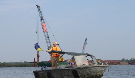 Cuối năm đi sông, Cảnh sát đường thủy Hà Nội khuyến cáo điều gì?