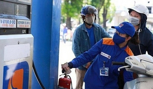 Giá xăng dầu tiếp tục giảm, RON95 về dưới mốc 20.000 đồng/lít