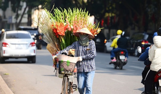 Miền Bắc hửng nắng trước khi đón không khí lạnh dồn dập