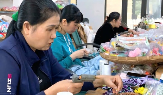 Thưởng Tết Bính Ngọ 2026: Áp lực tâm lý cho cả người lao động và người sử dụng lao động