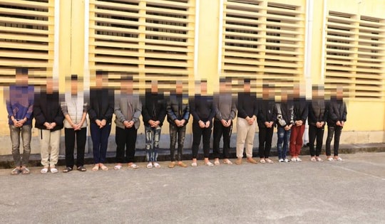 Tạm giam 15 đối tượng dùng hung khí đánh nhau do mâu thuẫn trên mạng xã hội