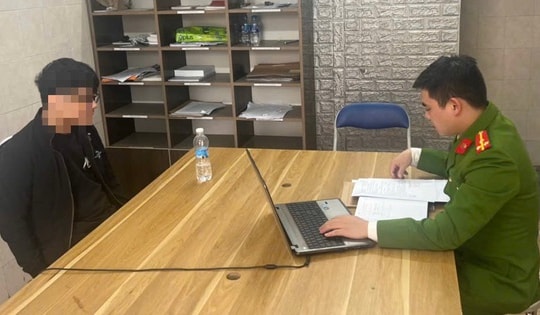 Hành động bất ngờ của gã thanh niên khi bạn gái không đồng ý chia tay