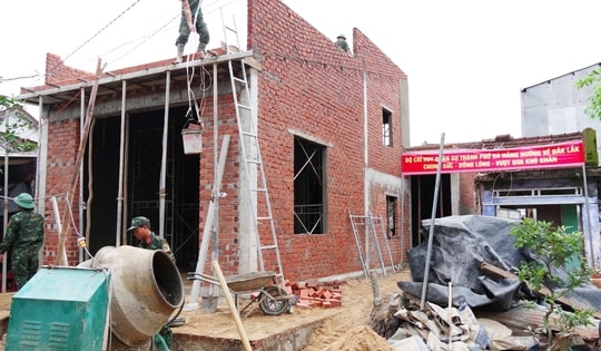 Từ đống hoang tàn sau lũ đến ngôi nhà mới vững chãi tình quân dân