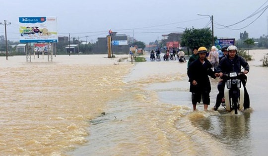 Miền Trung mưa lớn, miền Bắc sắp rét đậm