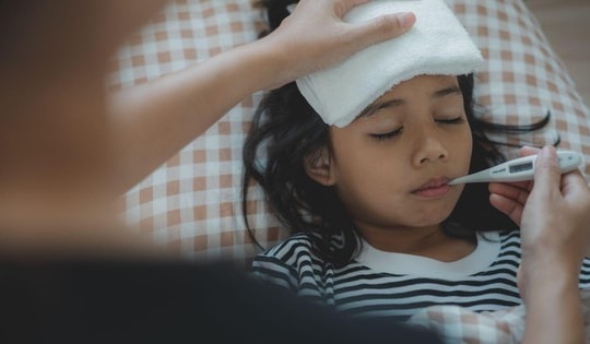 Trẻ tiêm vắc xin vẫn mắc viêm não Nhật Bản: Chuyên gia lý giải nguyên nhân