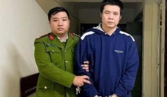 Bắt cựu cán bộ ngân hàng lừa đảo sau nhiều năm trốn ở nước ngoài