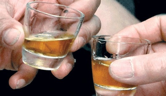 Bộ Y tế: Dừng lưu thông ngay sản phẩm rượu nghi gây ngộ độc khiến 1 người ở Hải Phòng tử vong
