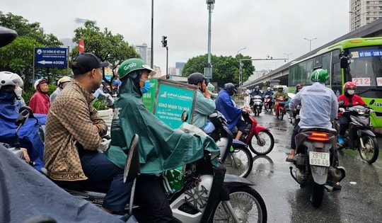 Miền Bắc giảm nhiệt mạnh kèm mưa do không khí lạnh tăng cường