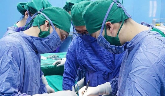 Phẫu thuật kịp thời hai ca thủng ruột do dị vật xương