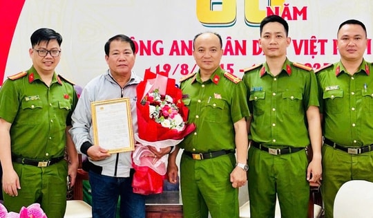 Vụ người phụ nữ bị đâm giữa đường ở Đà Nẵng: Khen thưởng công dân dũng cảm