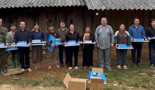 Hành trình thiện nguyện bền bỉ của sư thầy Thích Khai Quảng từ những phiên livestream bán nông sản