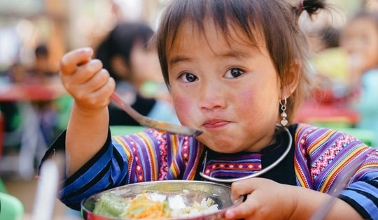 Từ nay, mỗi học sinh vùng biên được hỗ trợ 450.000 đồng và 8 kg gạo 1 tháng