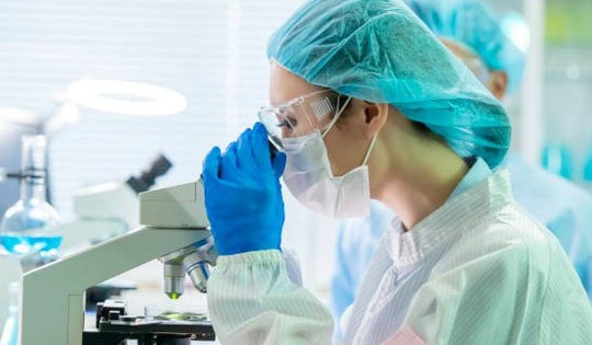 Thu nhập ngành Y tế – Dược nhìn từ dữ liệu thị trường lao động năm 2025