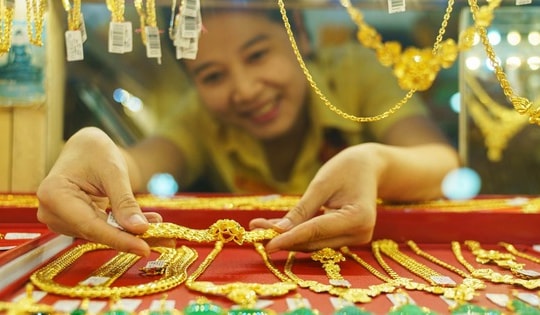 Không thanh toán mua, bán vàng qua tài khoản có thể bị phạt tới 20 triệu đồng