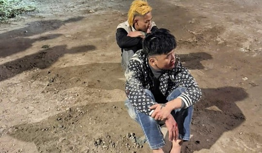 Thông chốt kiểm tra nồng độ cồn, 2 nam thanh niên điều khiển xe máy tông trúng Đại úy CSGT