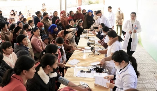 1.511 người dân xã biên giới Cao Bằng được khám bệnh, tư vấn sức khỏe và cấp phát thuốc miễn phí trước thềm năm mới