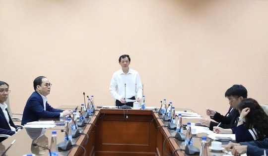 Tiếp tục tăng cường kiểm tra, giám sát, kịp thời phát hiện, xử lý nghiêm gian lận thương mại, hàng giả lĩnh vực y tế