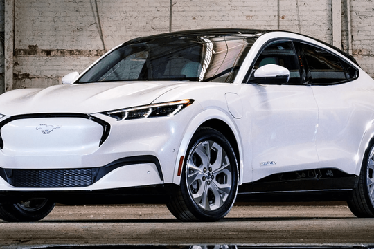 Doanh số ô tô điện trên toàn cầu tăng kỷ lục trong năm 2025, Trung Quốc dẫn đầu