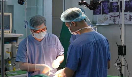 Lần đầu tiên tại Việt Nam, bác sĩ phẫu thuật thành công hai ca bệnh sọ mặt đặc biệt phức tạp