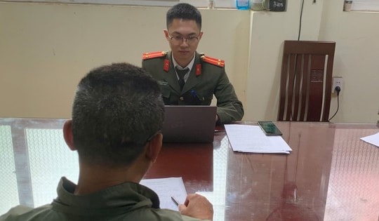 Chia sẻ tin xuyên tạc của Lê Trung Khoa lên Facebook cá nhân, 2 công dân bị triệu tập