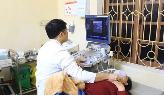 Mức lương, phụ cấp của nhân viên y tế theo quy định mới