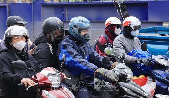 Người dân ùn ùn trở lại Thủ đô sau kỳ nghỉ Tết Dương lịch