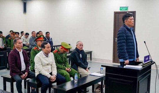 Cựu lãnh đạo Ban QLDA Đắk Lắk hầu tòa vì điều chỉnh tiêu chí chấm thầu cho doanh nghiệp