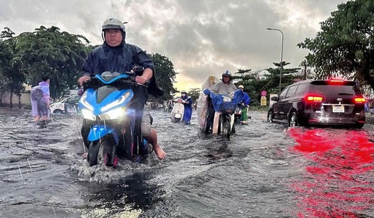 Triều cường dâng cao, ven biển phía Đông Nam Bộ đối mặt nguy cơ ngập úng
