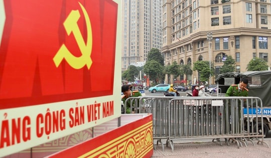 Hà Nội rực rỡ cờ hoa chào mừng Đại hội XIV của Đảng