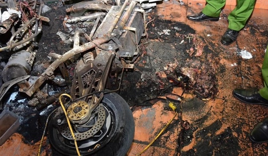 Cháy nhà do chập điện, 4 người may mắn thoát nạn