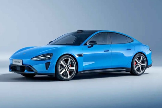 Xiaomi SU7 2026: Sạc 15 phút đi nửa nghìn cây, pin chạy hơn 900 km