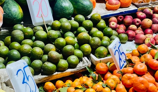 Một loại cam Việt giúp tăng đề kháng đang bán đầy chợ giá chỉ vài nghìn đồng/kg