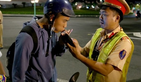 Cục CSGT làm rõ thông tin 'kiểm tra giấy khám sức khoẻ của lái xe'