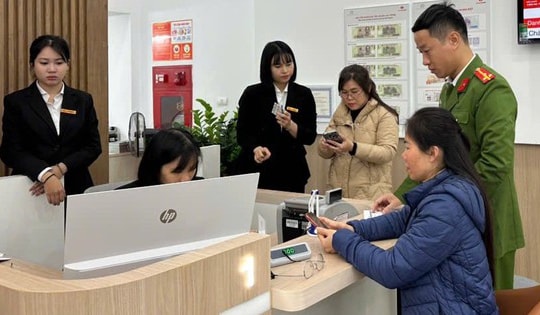 Nhận được 1 tỷ từ số tài khoản lạ, người phụ nữ ở Hải Phòng vội trình báo Công an xã